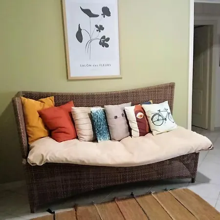 Traveler's Nest -
